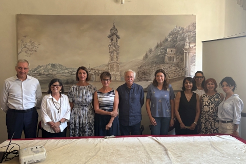 Varese, patto tra Comune e commercianti per il decoro