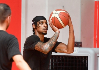 Gray saluta l'Ojm e va in Grecia