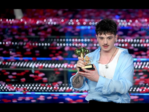 La musica italiana regina delle classifiche 2025, domina Sanremo