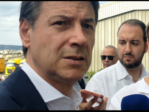 Conte, piazzano amici e parenti mentre il Paese rischia grosso