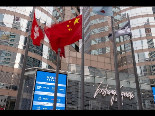 Borsa: l'Asia chiude cauta e guarda ai dazi americani