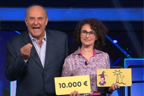Mariacristina resta campionessa grazie all’«amante dentro l’armadio»