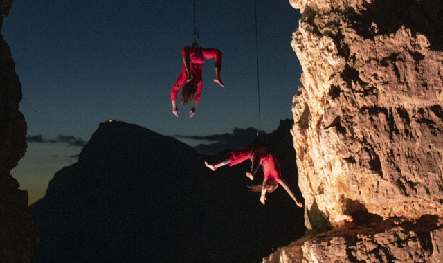 Sfidare la verticalità danzando