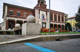 Sgarbi: «Parcheggi al porto? Un grave errore»