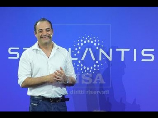Stellantis, nel 2025 più ricavi e redditività a una cifra