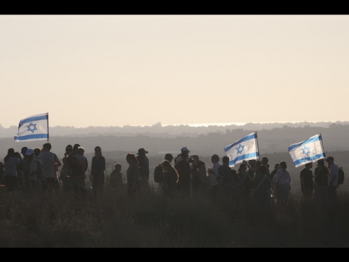 Presidio di coloni israeliani al confine con Gaza