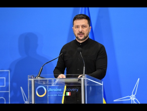 Zelensky, il mondo spinga per cambio di regime in Russia