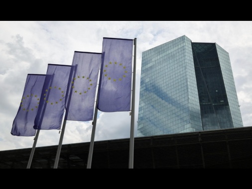 Bce, crescita dell'eurozona rallenta, alta incertezza