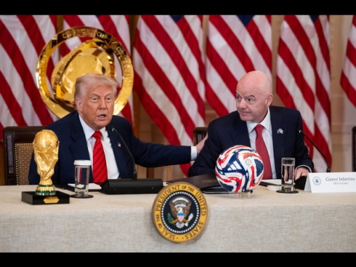 La Svizzera chiede aiuto a Infantino per fermare i dazi di Trump