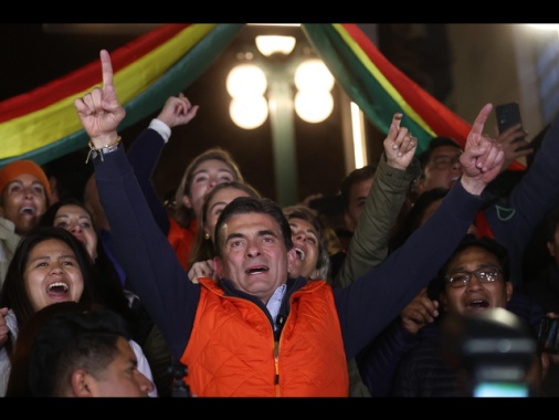 Bolivia, risultati confermano: sarà ballottaggio a destra