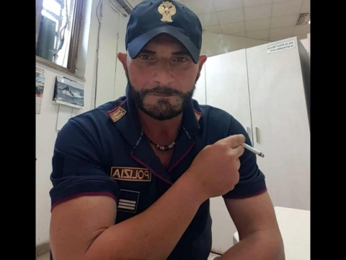 Poliziotto ucciso, la lite per la fuga di un pappagallo