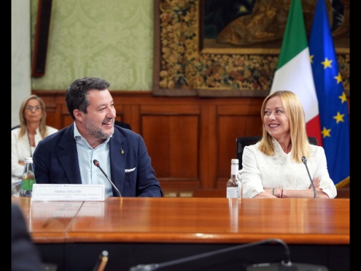 Meloni lascia meeting, telefonata con Salvini