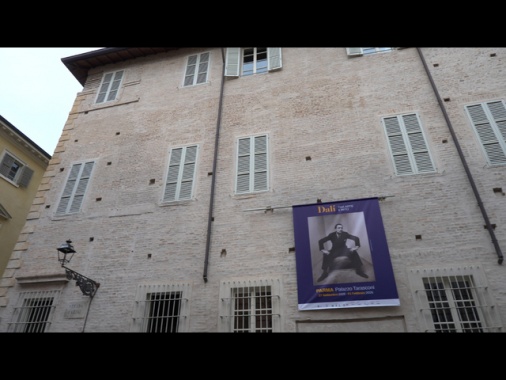 Sequestrate 21 opere ritenute false a mostra su Dalì