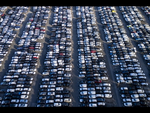 Leader Ue, avanti riesame norme su stop a benzina e diesel