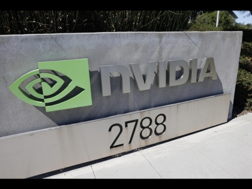 Nvidia record con IA, è la prima a valere 5.000 miliardi