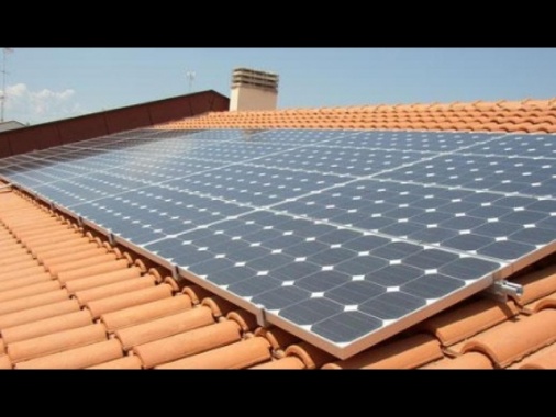 Truffa da 80 milioni nel fotovoltaico, sequestro sito e 95 conti