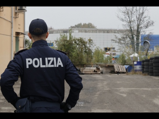 Tensioni al rave di Modena, scontri con la polizia