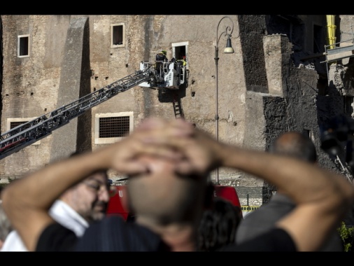 Meloni,seguo con apprensione soccorsi a Roma, vicina all'operaio