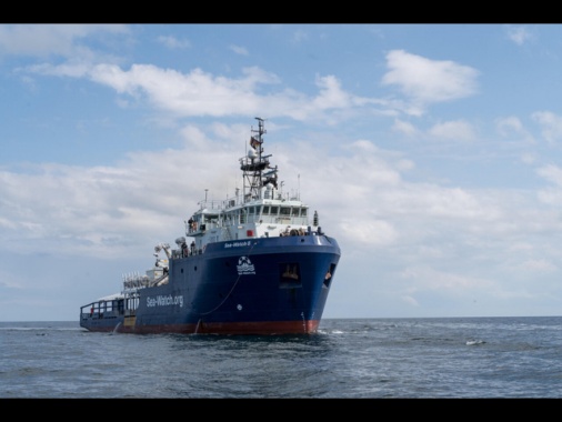 Seawatch, nave di migranti in difficoltà con tre neonati a bordo