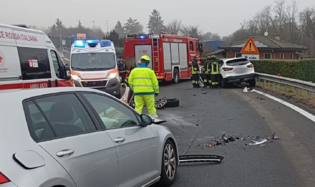 L’incidente a Besnate sullo svincolo autostradale