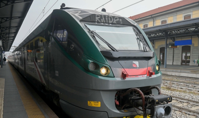 La stazione Fs di Busto Arsizio, teatro dell’aggressione di una capotreno presa a pugni da un viaggiatore privo di biglietto, poi fuggito appena il treno si è fermato