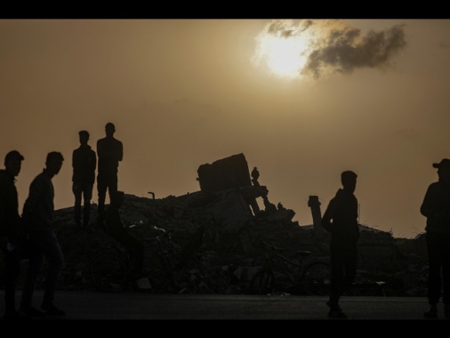 Hamas, non rinunciamo alle armi né accettiamo un governo straniero