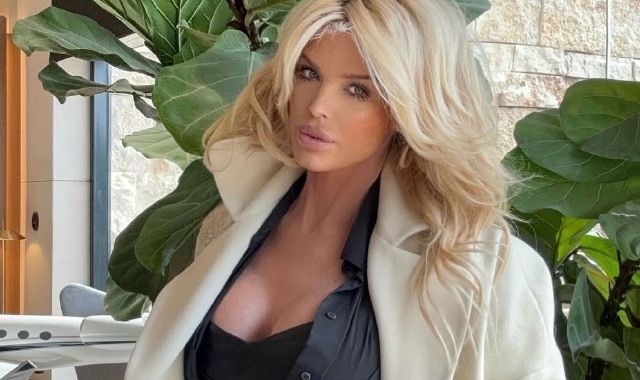 Victoria Silvestedt sconfigge il tempo ma teme gli aghi