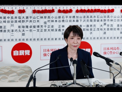 Giappone, trionfo Takaichi, il partito di governo supera la soglia dei due terzi