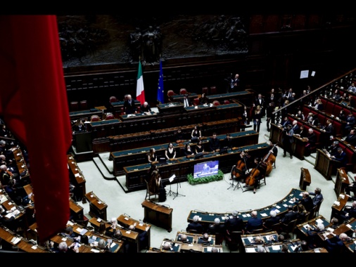 Dl Ucraina: il governo pone la fiducia alla Camera