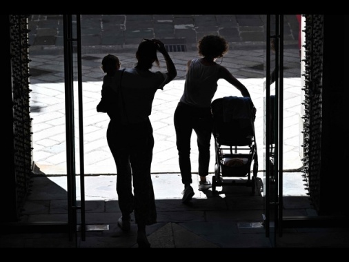 L'assegno di maternità sale con l'inflazione, nel 2026 è a 413 euro