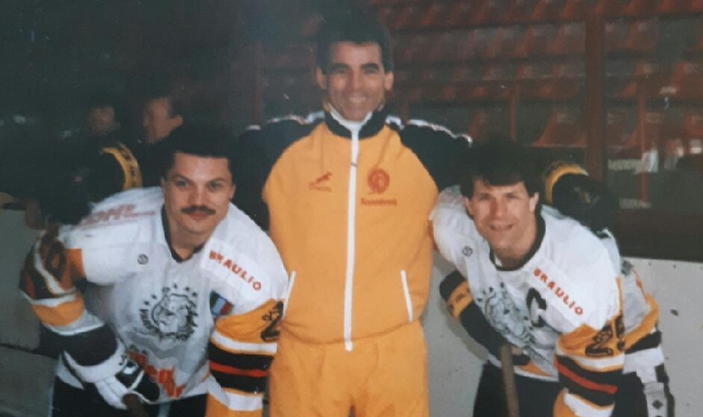 Bill Purcell tra Vito D’Angelo e Bob De Piero