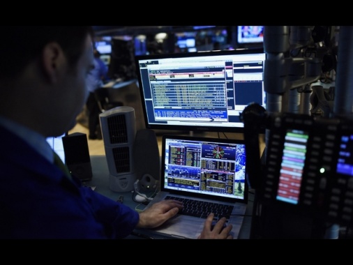 Borsa: risparmio gestito a picco sui timori per l'Ai Fineco e Banca Generali -7%