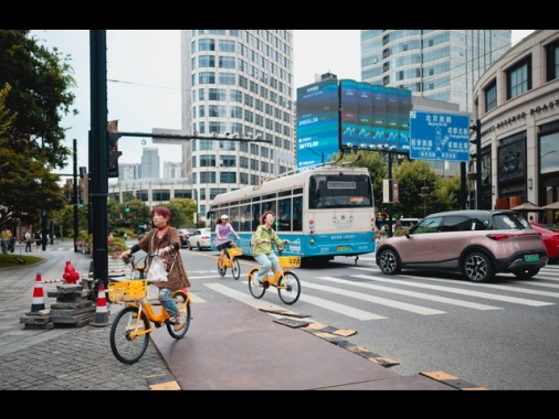 Borsa: Hong Kong negativa, apre a -0,28%
