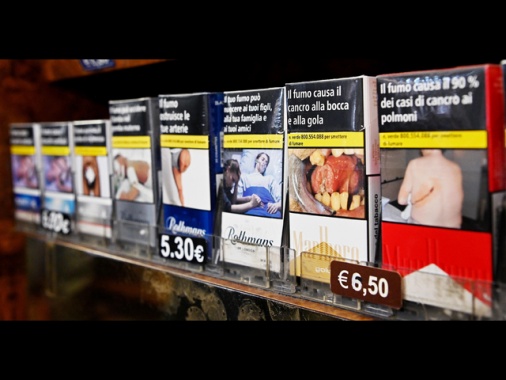 Seconda tornata di rincari, da domani aumentano anche le Camel