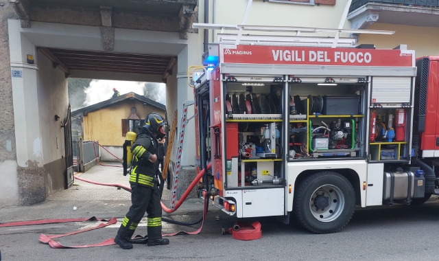 Fiamme dalla stufa, danni e paura a Viggiù