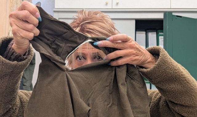 Abiti ai bisognosi: la solidarietà non è una discarica