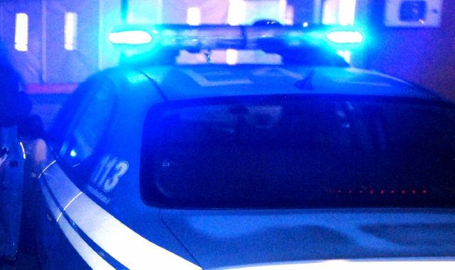 Busto, bloccati mentre forzano la saracinesca della tabaccheria