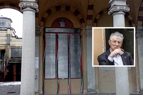 «Bossi nel Famedio di Varese»