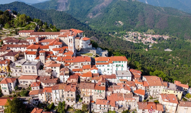 «Droni sospetti tra Sacro Monte e Campo dei Fiori»