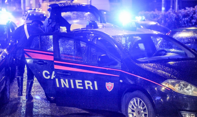 Urla e botte per vedere il figlio: arrestato quarantenne