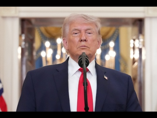 Trump: 'Colpiremo duramente l'Iran, lo riporteremo all'età della pietra'