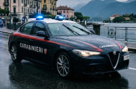 Aggredisce la compagna davanti alla figlia: arrestato 26enne