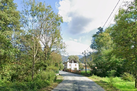 Si ribalta con l’autocarro. Grave 65enne
