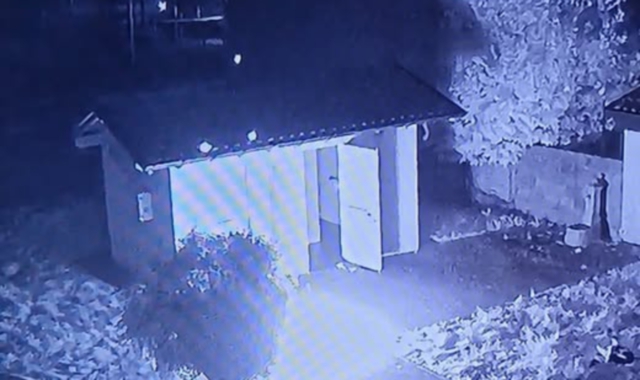 Besano, vandali al centro sportivo: «Presentatevi o vi denunciamo»