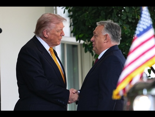 Trump al telefono al comizio di Orban, 'ha fatto un grande lavoro'
