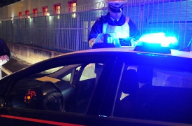 Moglie e cognato contro marito: botte, carabinieri, ospedale