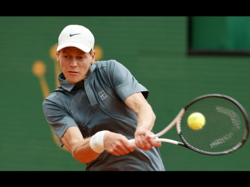 Tennis: Montecarlo; Sinner supera Machac e accede ai quarti