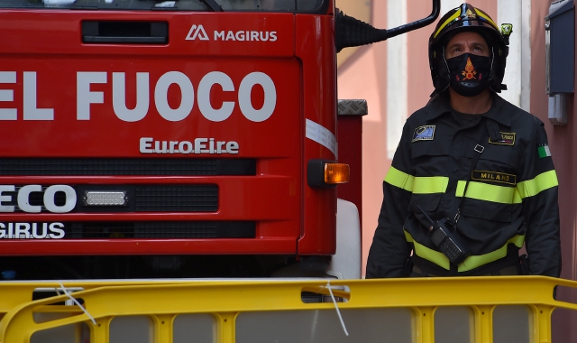 Incendio nell’area commerciale di via Milano a Gallarate