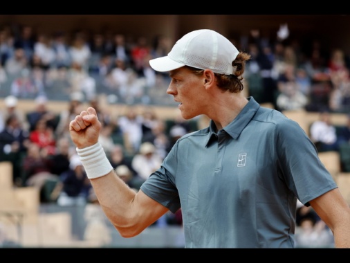 Sinner batte Alcaraz in finale a Montecarlo, e torna n.1 al mondo