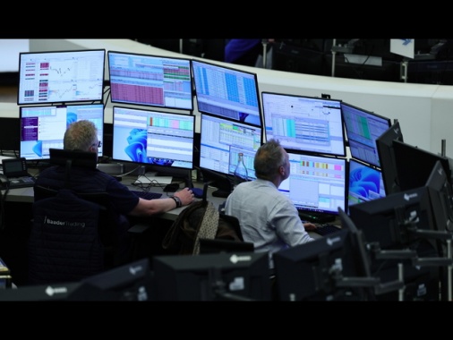 Borsa: l'Europa apre fiacca, si guarda al Medio Oriente